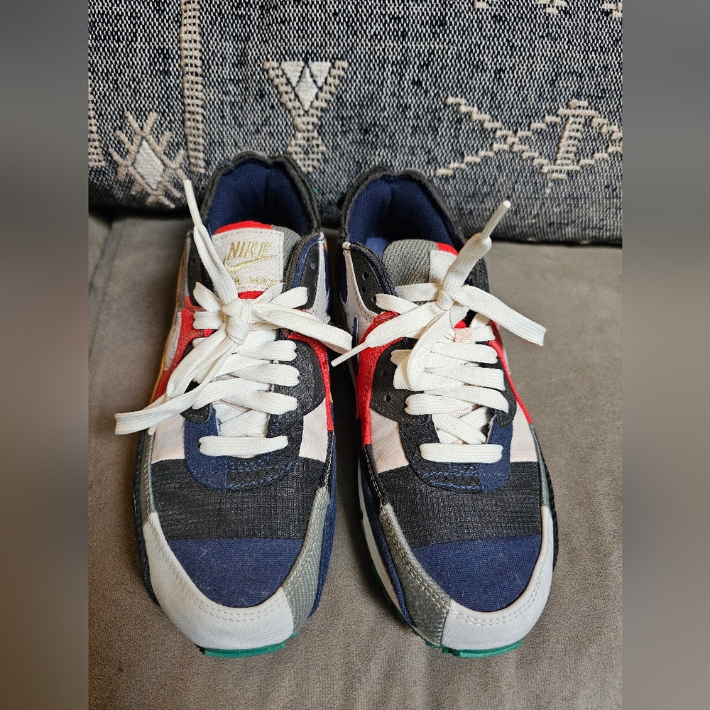 NIKE WOMEN'S AIR MAX 90 LEGACY SNEAKERS, size 8 - Picture 2 of 5